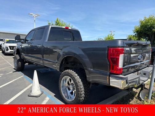 Magnetic Metallic 2019 Ford F-350 Lariat Super Duty