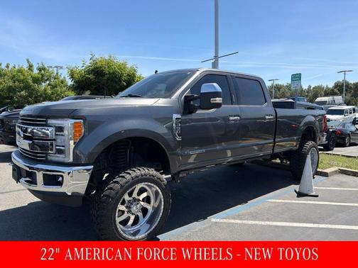 Magnetic Metallic 2019 Ford F-350 Lariat Super Duty
