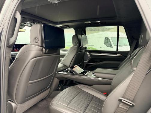 2025 Cadillac Escalade V-Series