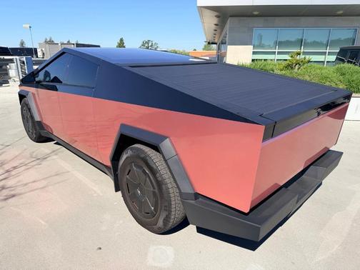 2024 Tesla Cybertruck Base