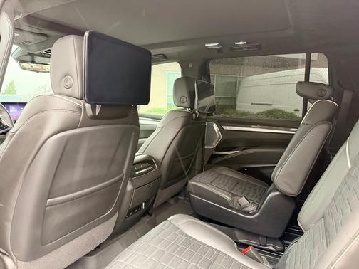 2025 Cadillac Escalade ESV V-Series