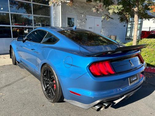 2020 Ford Shelby GT500 Base