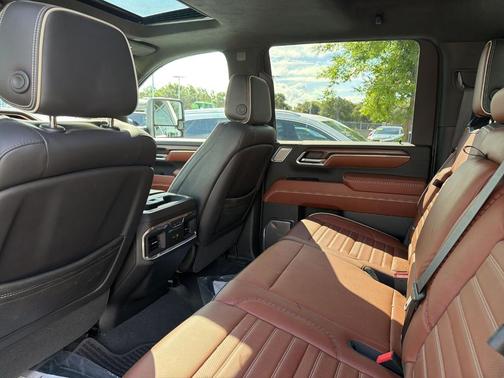 White Frost Tri-Coat 2024 GMC Sierra 2500 Denali Ultimate