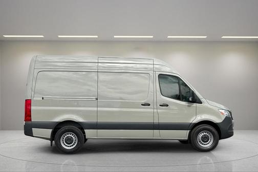 2025 Mercedes-Benz Sprinter 2500 Standard Roof