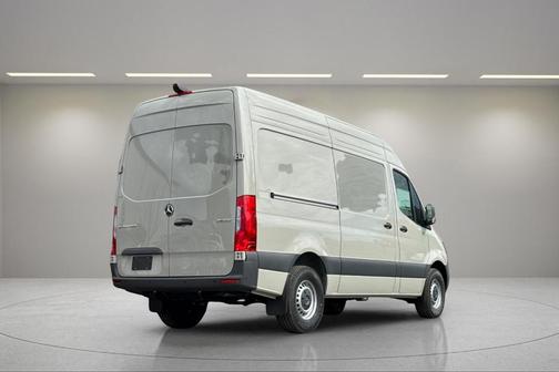 2025 Mercedes-Benz Sprinter 2500 Standard Roof