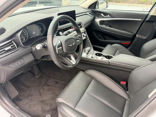 2025 Genesis G70 2.5T