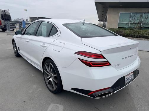 2025 Genesis G70 2.5T