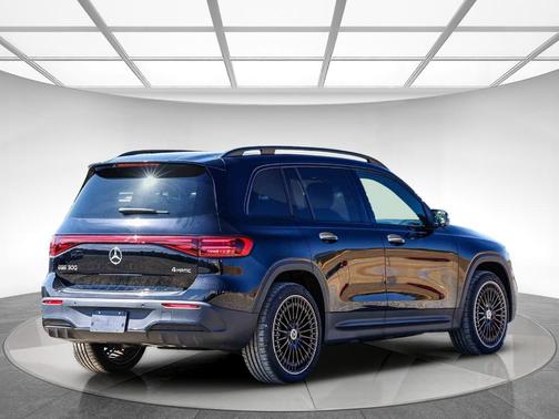 2024 Mercedes-Benz EQB 300 Base 4MATIC