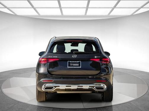 2026 Mercedes-Benz GLC 300 Base 4MATIC