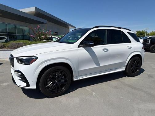 MANUFAKTUR Moonlight White Metallic 2025 Mercedes-Benz AMG GLE 53 Base