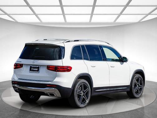 Polar White 2026 Mercedes-Benz GLB 250 Base