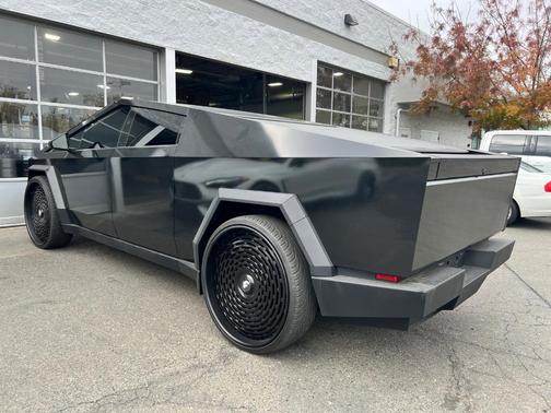 2024 Tesla Cybertruck Base