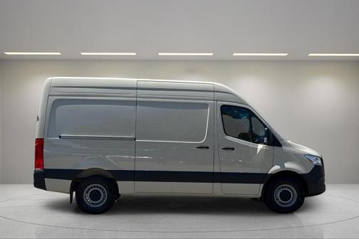 2025 Mercedes-Benz Sprinter 2500 Standard Roof
