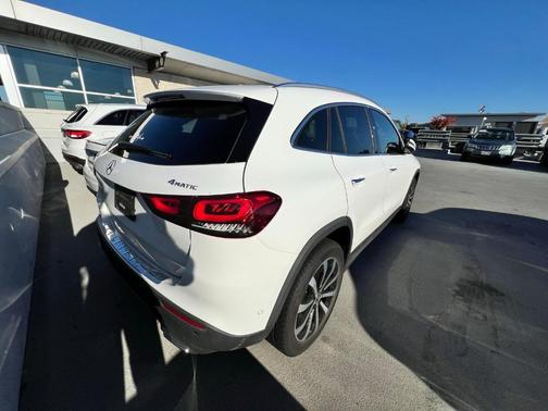 2022 Mercedes-Benz GLA 250 Base 4MATIC