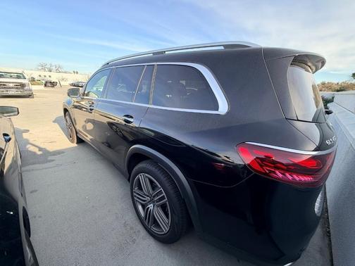 2025 Mercedes-Benz GLS 450 4MATIC