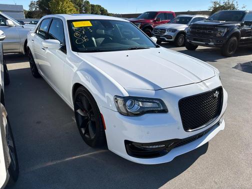 Bright White Clearcoat 2023 Chrysler 300