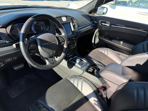 Bright White Clearcoat 2023 Chrysler 300