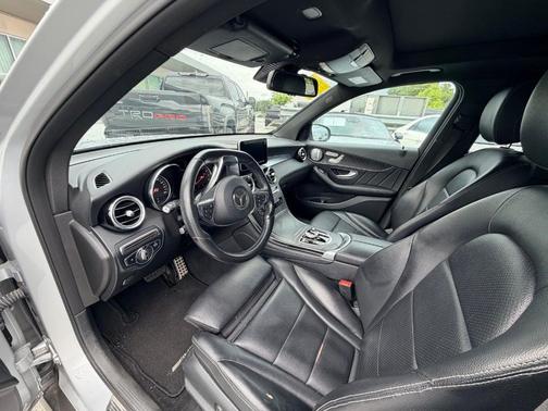 2018 Mercedes-Benz GLC 300 Base 4MATIC