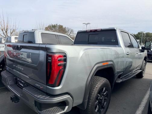 2024 GMC Sierra 2500 AT4