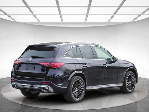 Obsidian Black 2026 Mercedes-Benz GLC 300 Base 4MATIC