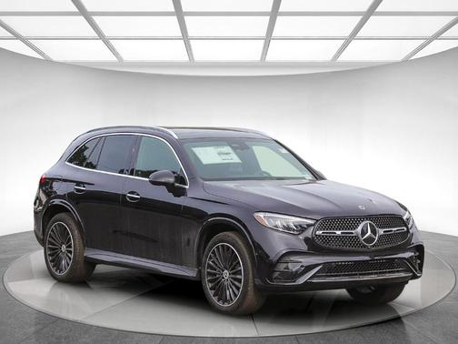 Obsidian Black 2026 Mercedes-Benz GLC 300 Base 4MATIC