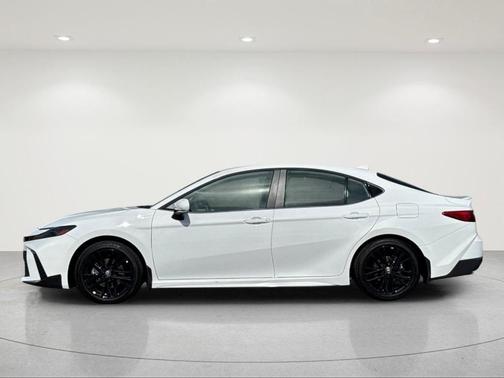 Ice 2026 Toyota Camry SE