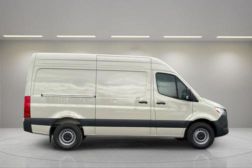 2025 Mercedes-Benz Sprinter 2500 Standard Roof