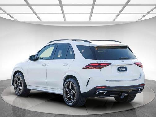 Moon 2026 Mercedes-Benz GLE 450 4MATIC