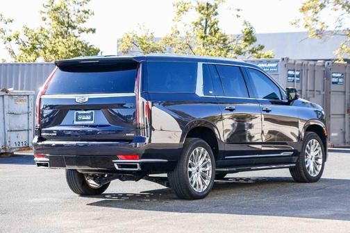 2022 Cadillac Escalade ESV Luxury