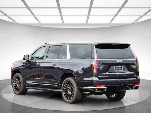 2022 Cadillac Escalade ESV Luxury