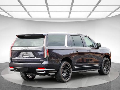 2022 Cadillac Escalade ESV Luxury