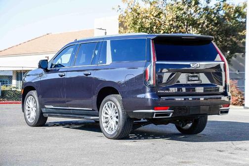 2022 Cadillac Escalade ESV Luxury