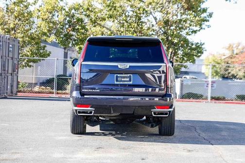2022 Cadillac Escalade ESV Luxury