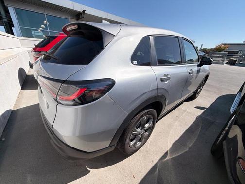 Solar Silver Metallic 2026 Honda HR-V LX