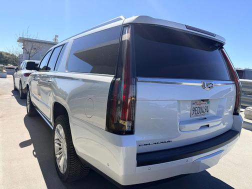 2018 Cadillac Escalade ESV Platinum