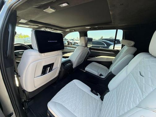 Silver Metallic 2025 Cadillac Escalade ESV Sport Platinum