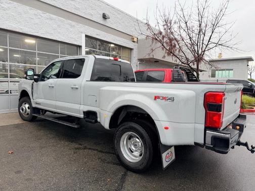 2025 Ford F-350 Lariat Super Duty