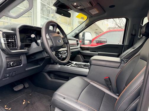 2025 Ford F-350 Lariat Super Duty