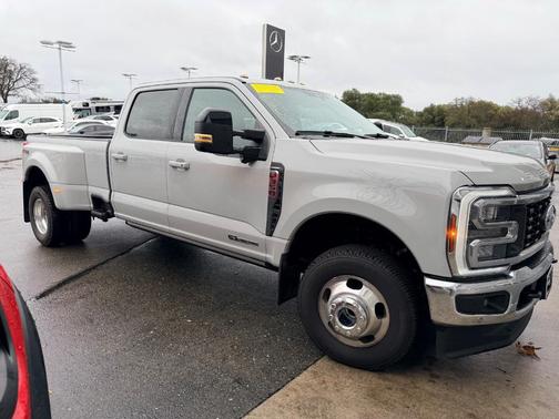 2025 Ford F-350 Lariat Super Duty