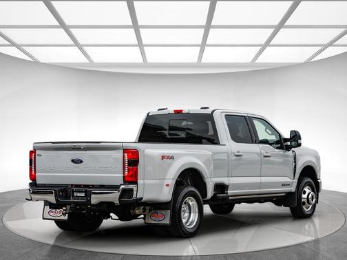 2025 Ford F-350 Lariat Super Duty