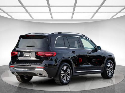 Midnight Black 2026 Mercedes-Benz GLB 250 Base
