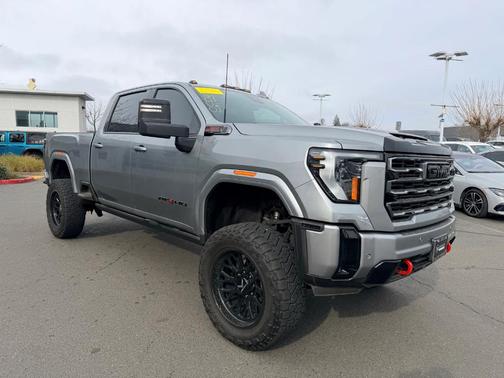 2025 GMC Sierra 2500 AT4