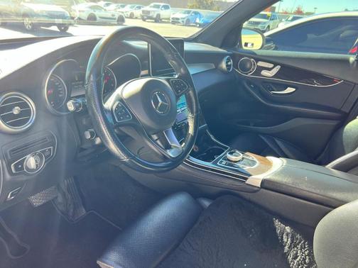 2019 Mercedes-Benz GLC 300 Base 4MATIC