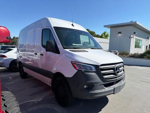 Arctic White 2024 Mercedes-Benz Sprinter 2500 144 WB