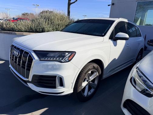 2023 Audi Q7 45 Premium Plus