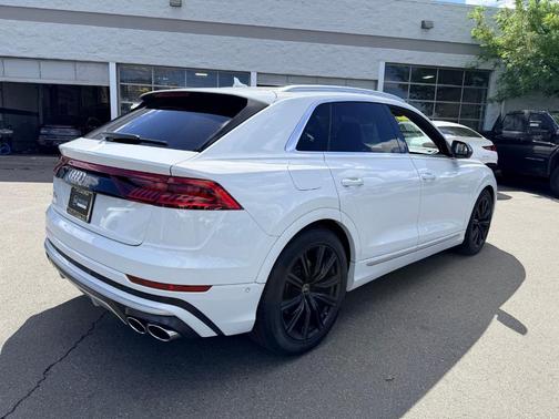 Glacier White Metallic 2022 Audi SQ8 4.0T Premium Plus