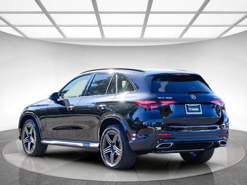 2026 Mercedes-Benz GLC 300 Base 4MATIC