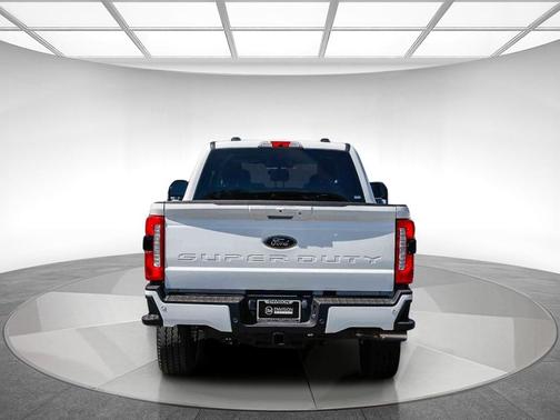 Star White 2025 Ford F-350 Lariat Super Duty