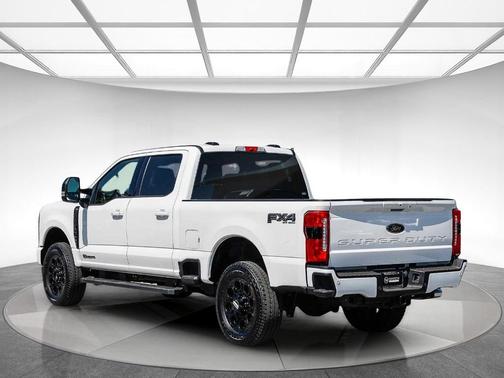 Star White 2025 Ford F-350 Lariat Super Duty