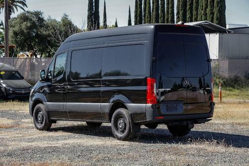 2025 Mercedes-Benz Sprinter 2500 Standard Roof